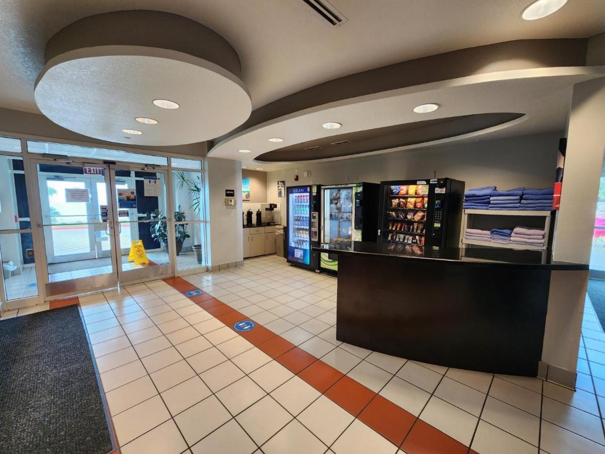 Hotel 6-biloxi, Ms - 2*