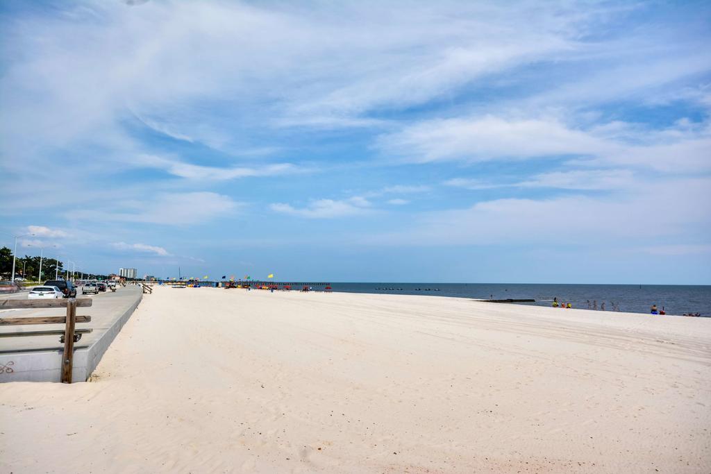 6-biloxi, Ms -