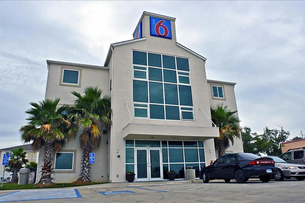 Hotel 6-biloxi, Ms - 2*